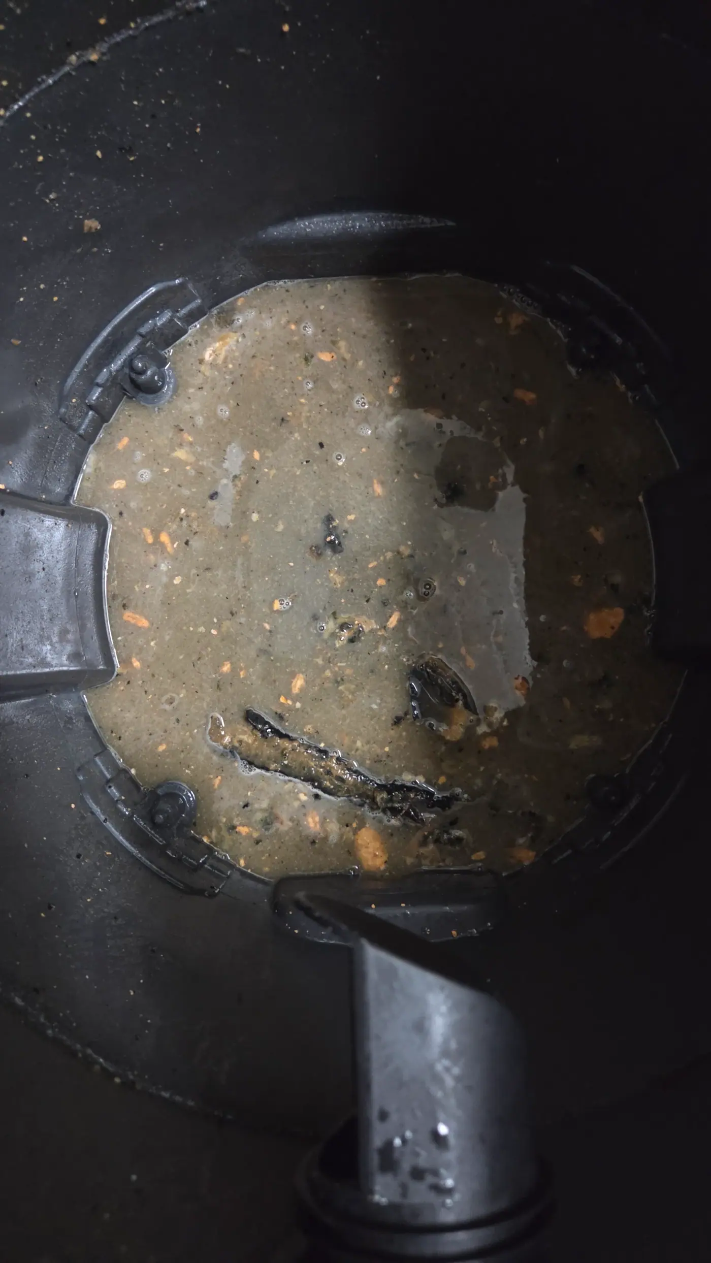 RIDGID 대용량 석션 장비 통 내부에 수거된 하수구 부패 오수와 굳은 유지방 찌꺼 실체