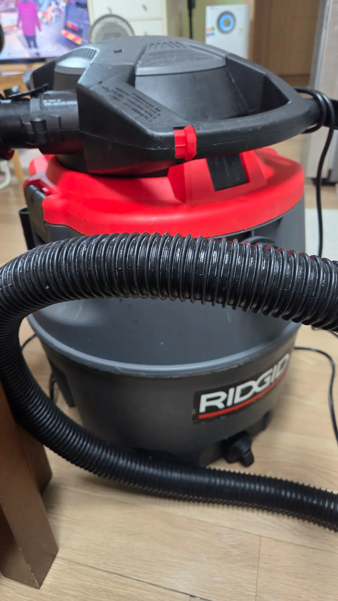 RIDGID 대용량 진공 석션기로 하수구 깊은 곳에서 흡입해 낸 엄청난 양의 썩은 오수와 기름 찌꺼기